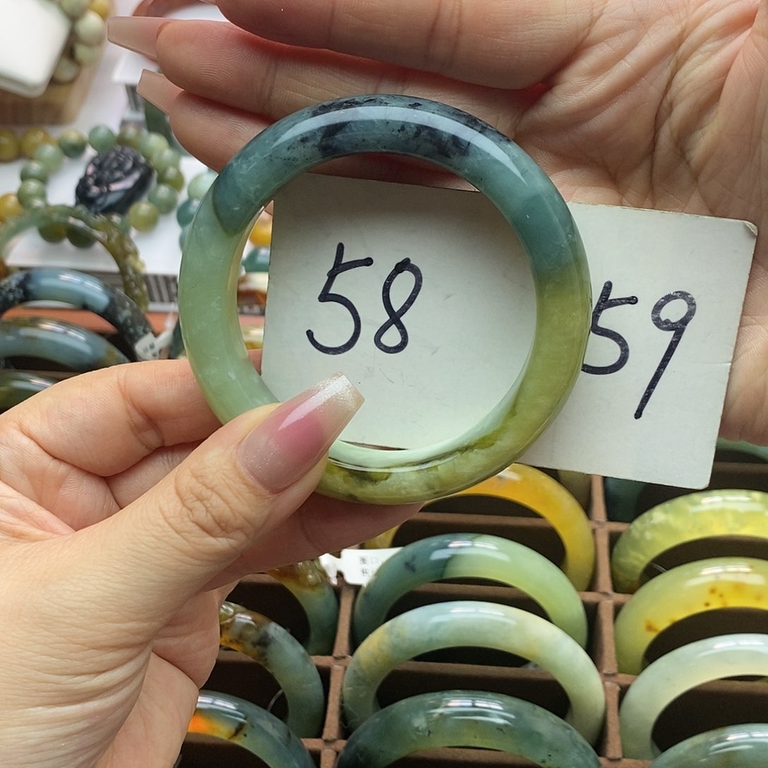 蛇纹石玉手镯合金