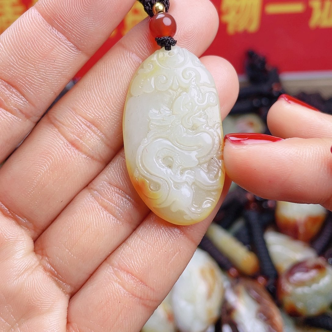 和田玉颈饰未镶嵌