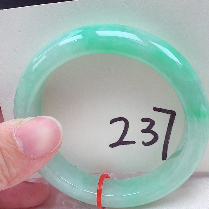 翡翠未镶嵌手镯翡翠