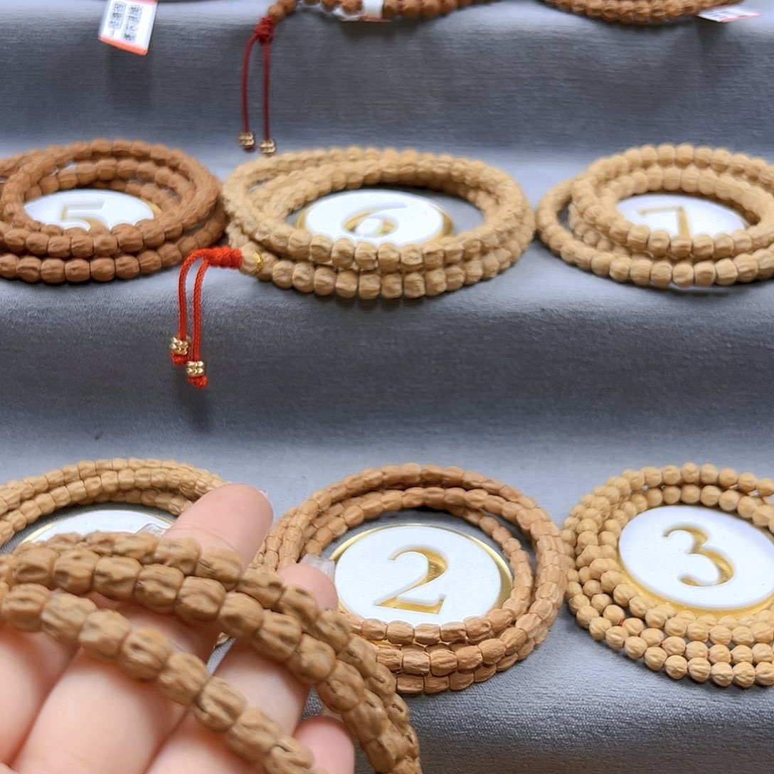 柏香籽/百香籽手串r**z