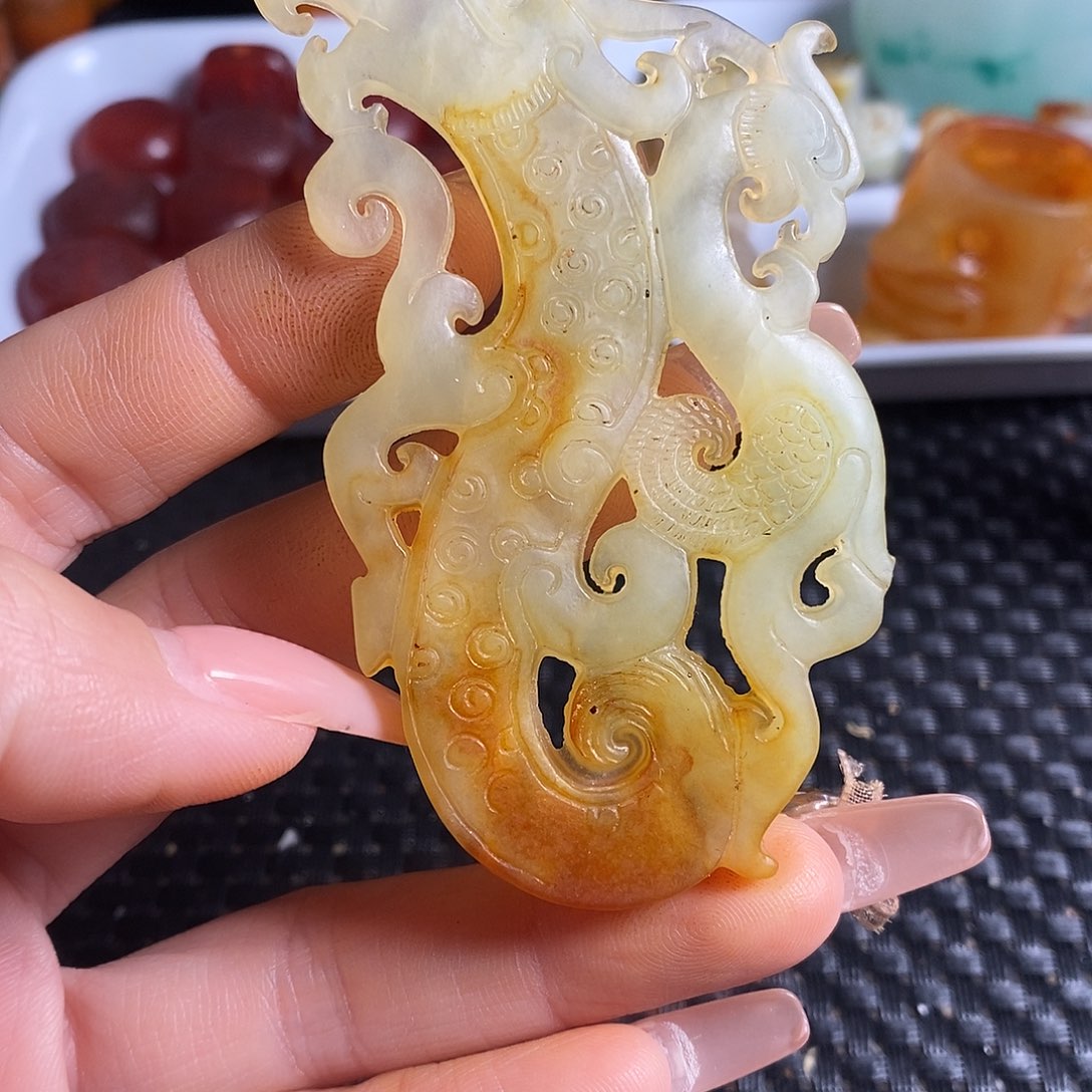 岫岩老玉（透闪石质玉）未镶嵌珠宝奇石