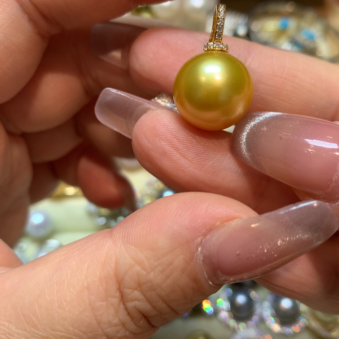 海水珍珠颈饰18K金镶嵌