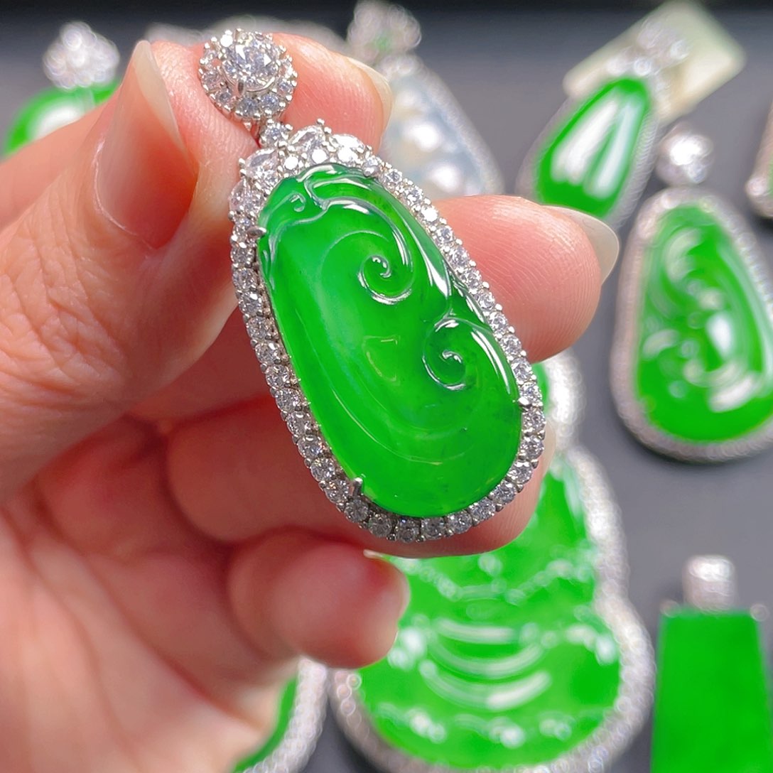 吊坠(不含链)未镶嵌翡翠