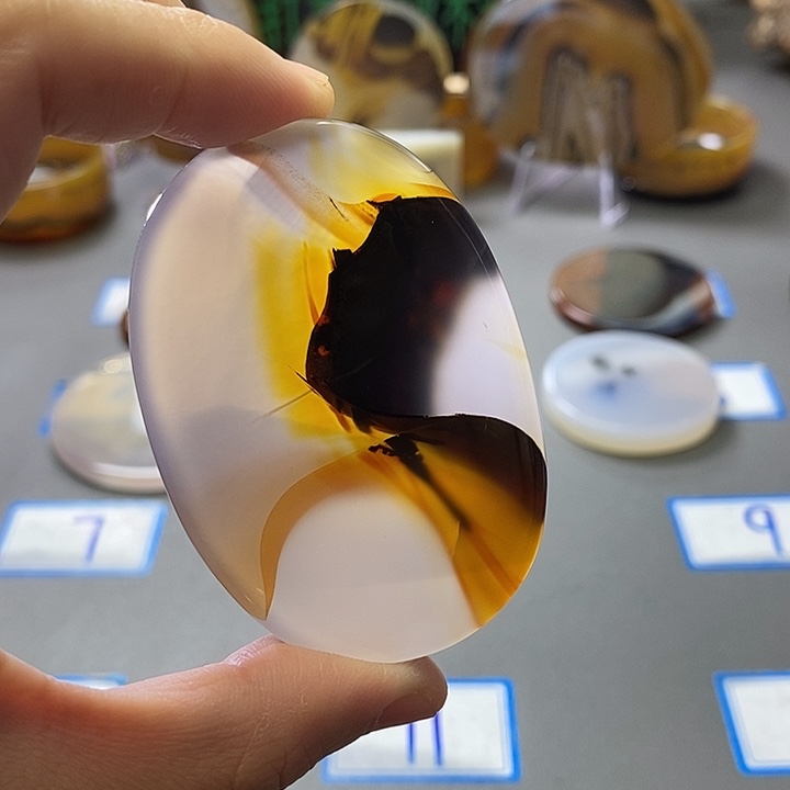 玛瑙/玉髓未镶嵌珠宝半成品144