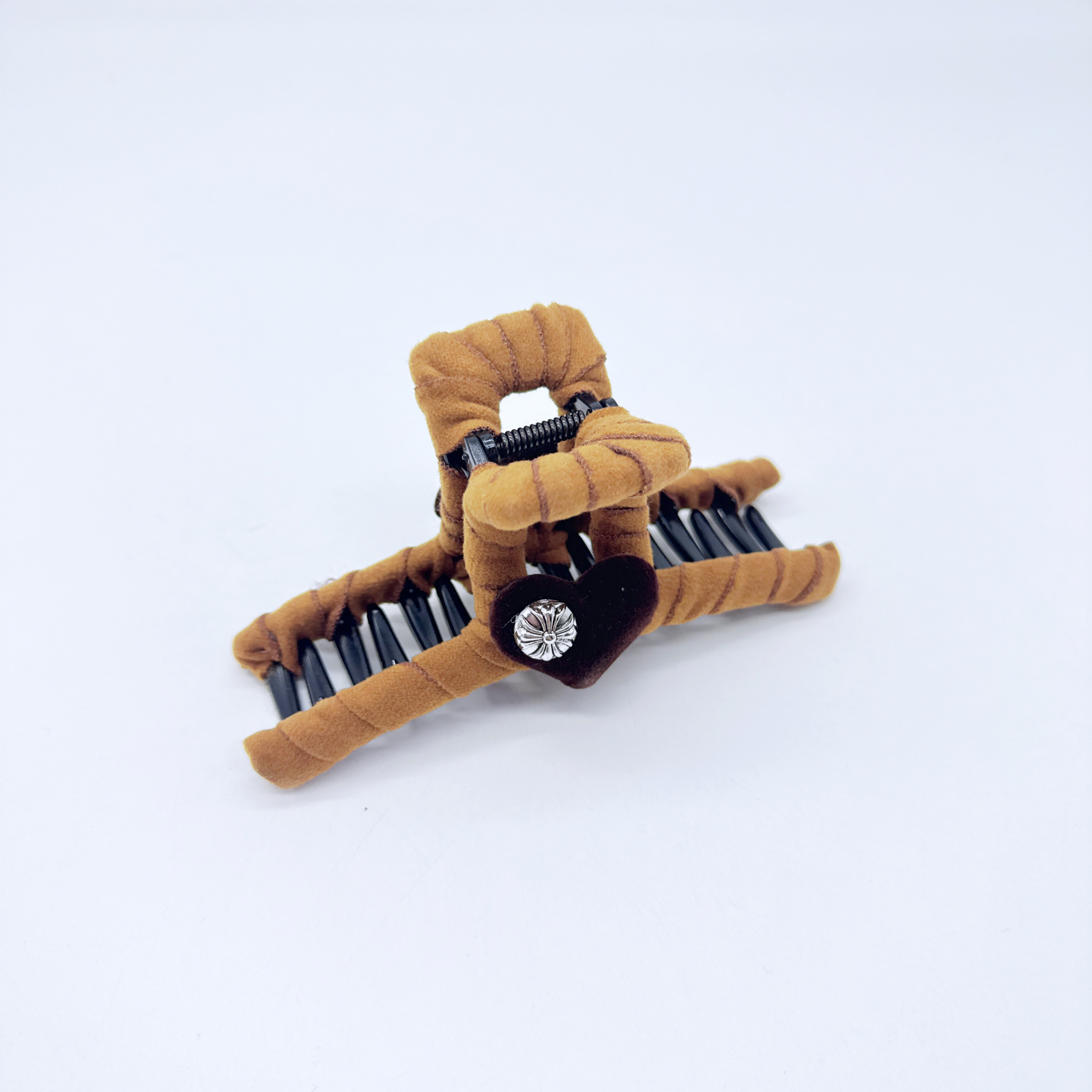 Mi33 十字纽扣丝绒爱心缠布大号抓夹发抓 Z33066Z83