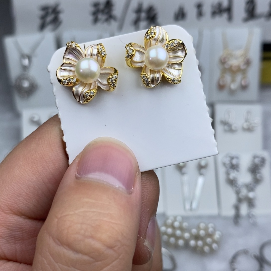 淡水珍珠未镶嵌耳饰