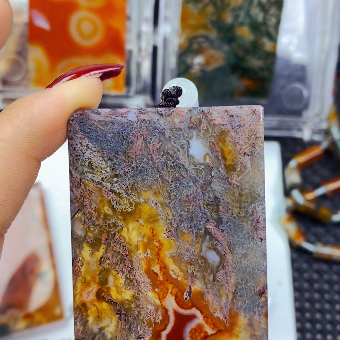 玛瑙/玉髓颈饰未镶嵌利*