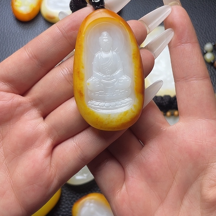 l***n和田玉未镶嵌颈饰