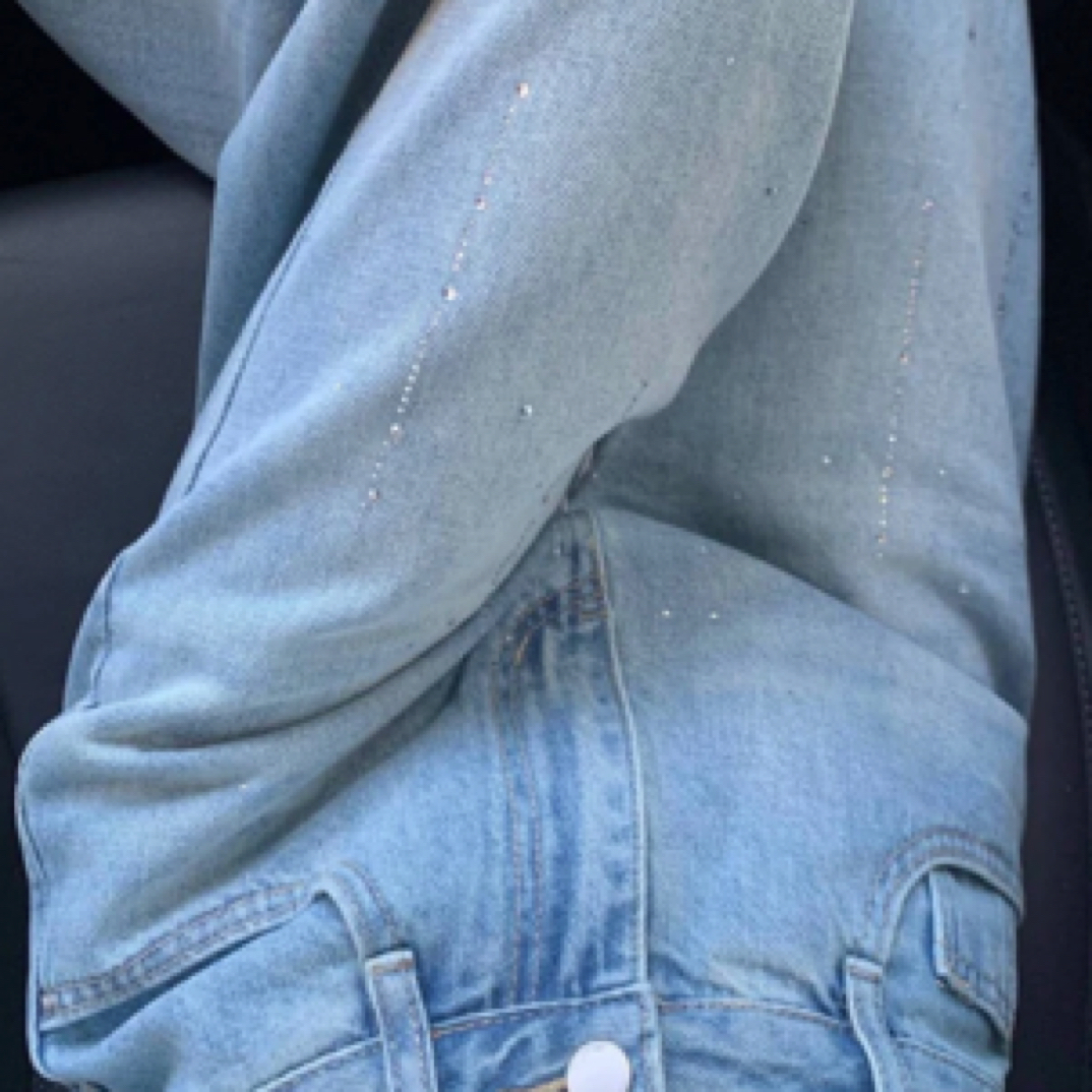 浅蓝色重工烫钻直筒牛仔裤女2025春季新款高腰显瘦休闲百搭阔腿裤