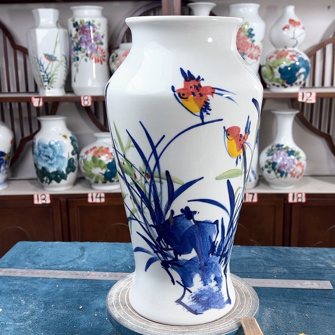 摆件景德镇陶瓷大鱼玉