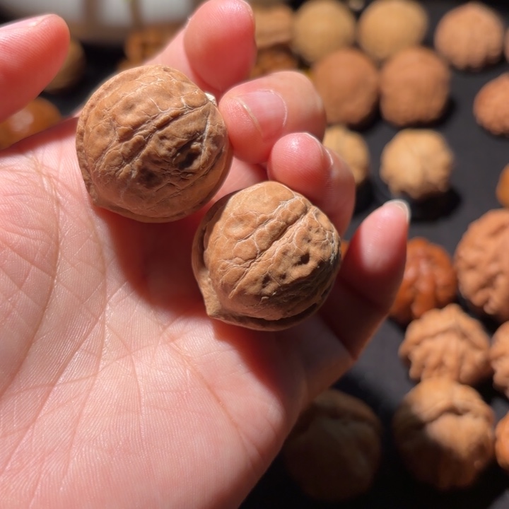 喝***味文玩核桃把件野生核桃秋子手捻328