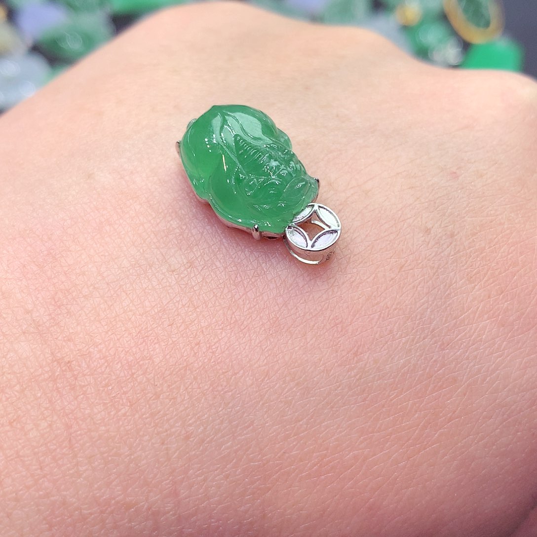 翡翠颈饰18K金镶嵌〰️***纯天然