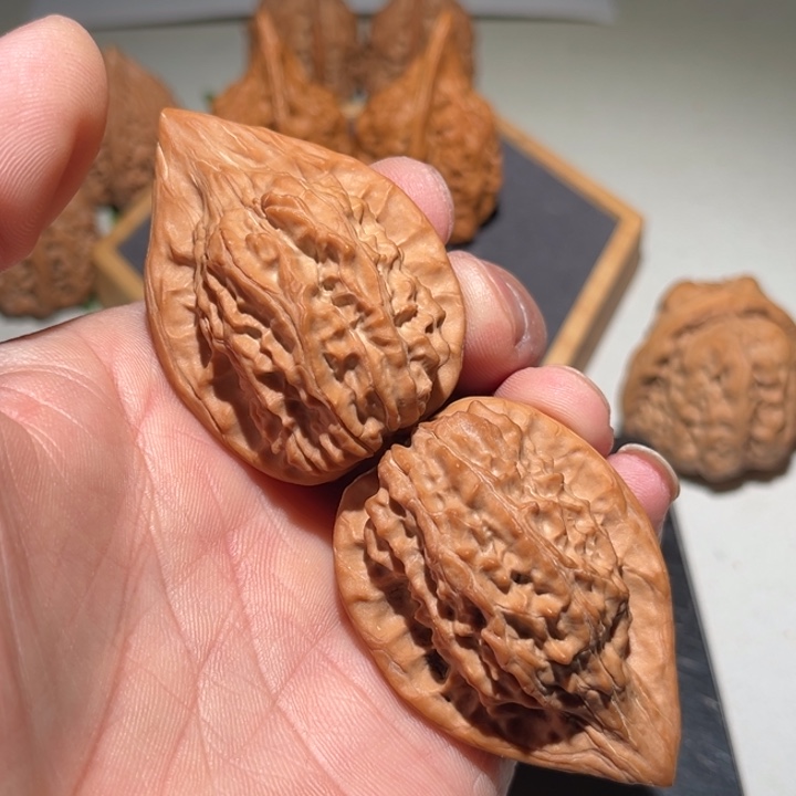 文玩核桃吊坠红樱枪