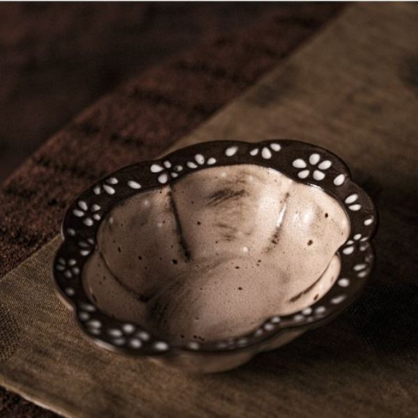 5.5英寸焦糖梅花小深碟 D0327