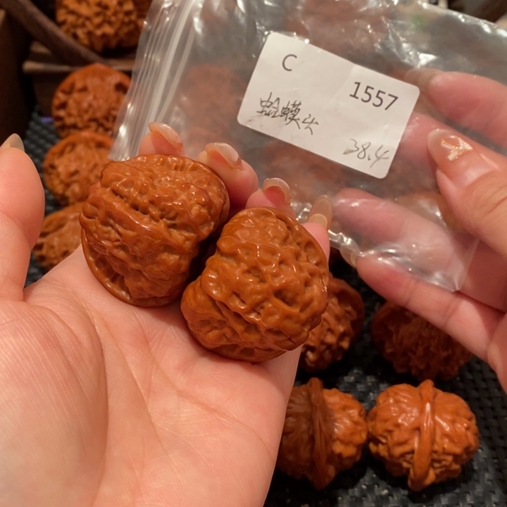 卡***特吊坠文玩核桃精品