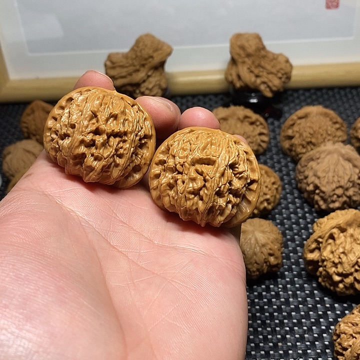 42尺白狮子文玩把件52