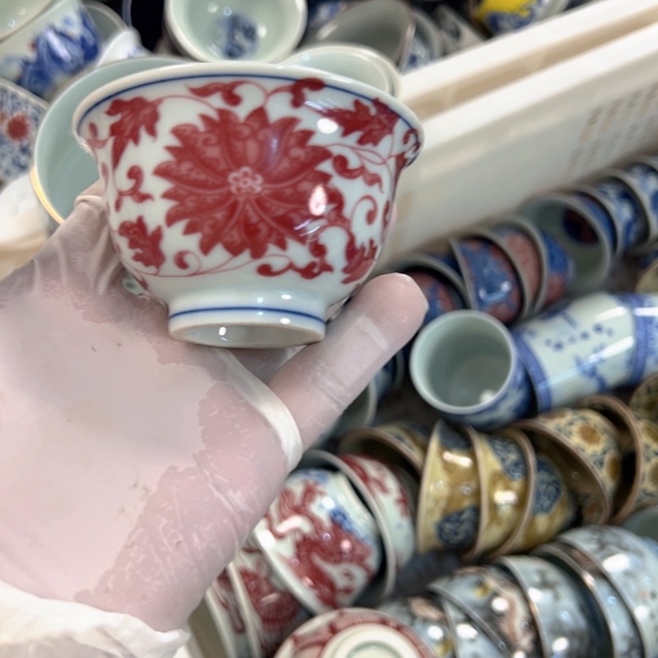 瓷片白青花釉里红缠枝莲压手杯主人杯