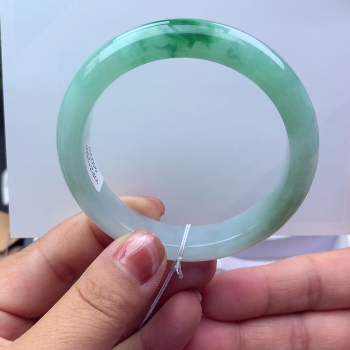 未镶嵌手镯翡翠天然翡翠手镯