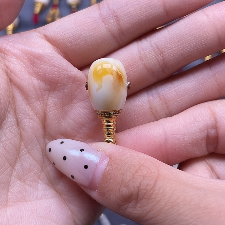 琥珀未镶嵌裸石12mm