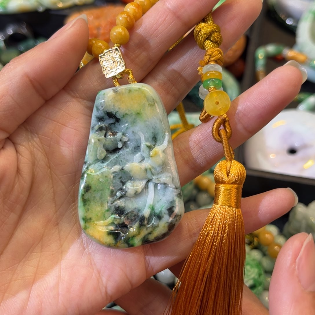 翡翠颈饰未镶嵌待编款