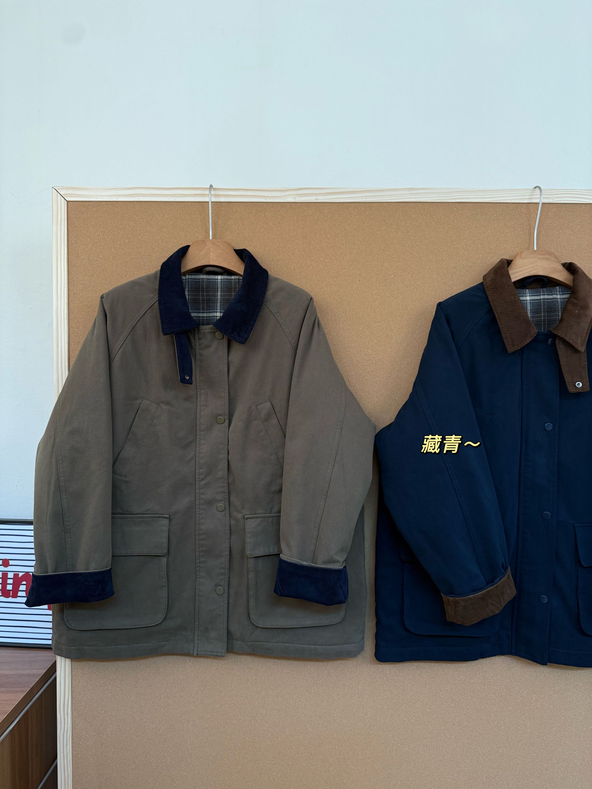 “巴恩经典”翻领夹棉双口袋棉服外套女