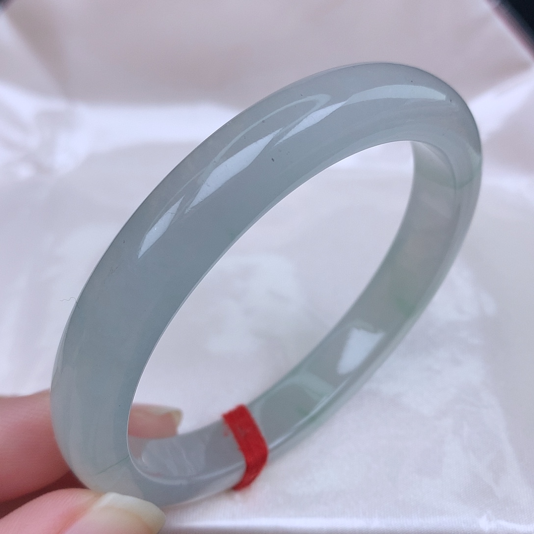 翡翠未镶嵌手镯（贵妃镯）天然