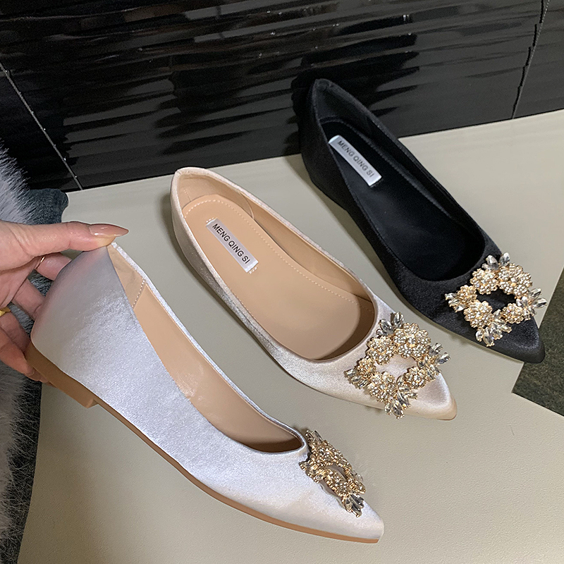 千金风尖头单鞋气质法式缎面内增高女鞋新款韩版水钻浅口低跟鞋女