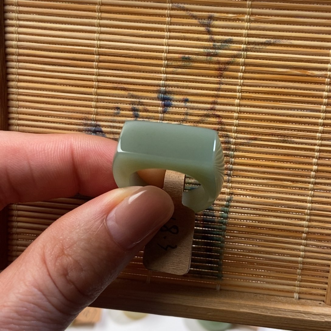 和田玉未镶嵌戒指