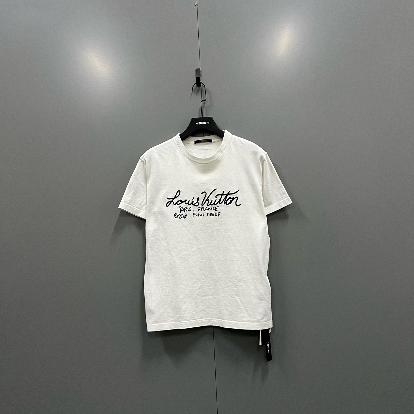 95新 LouisVuitton/路易威登 h926  特色字母刺绣短袖 M码/018056