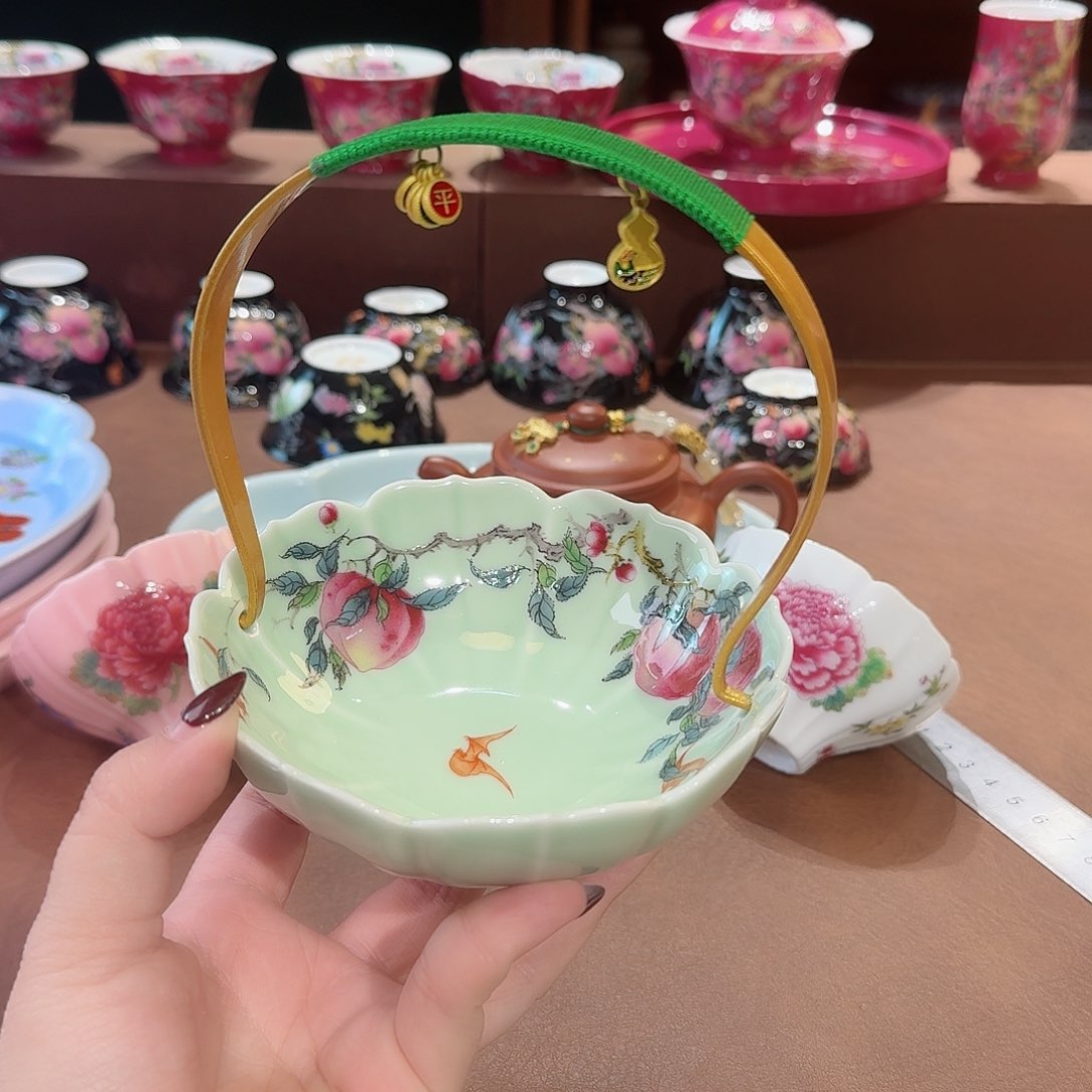 珐琅彩主人杯茶具