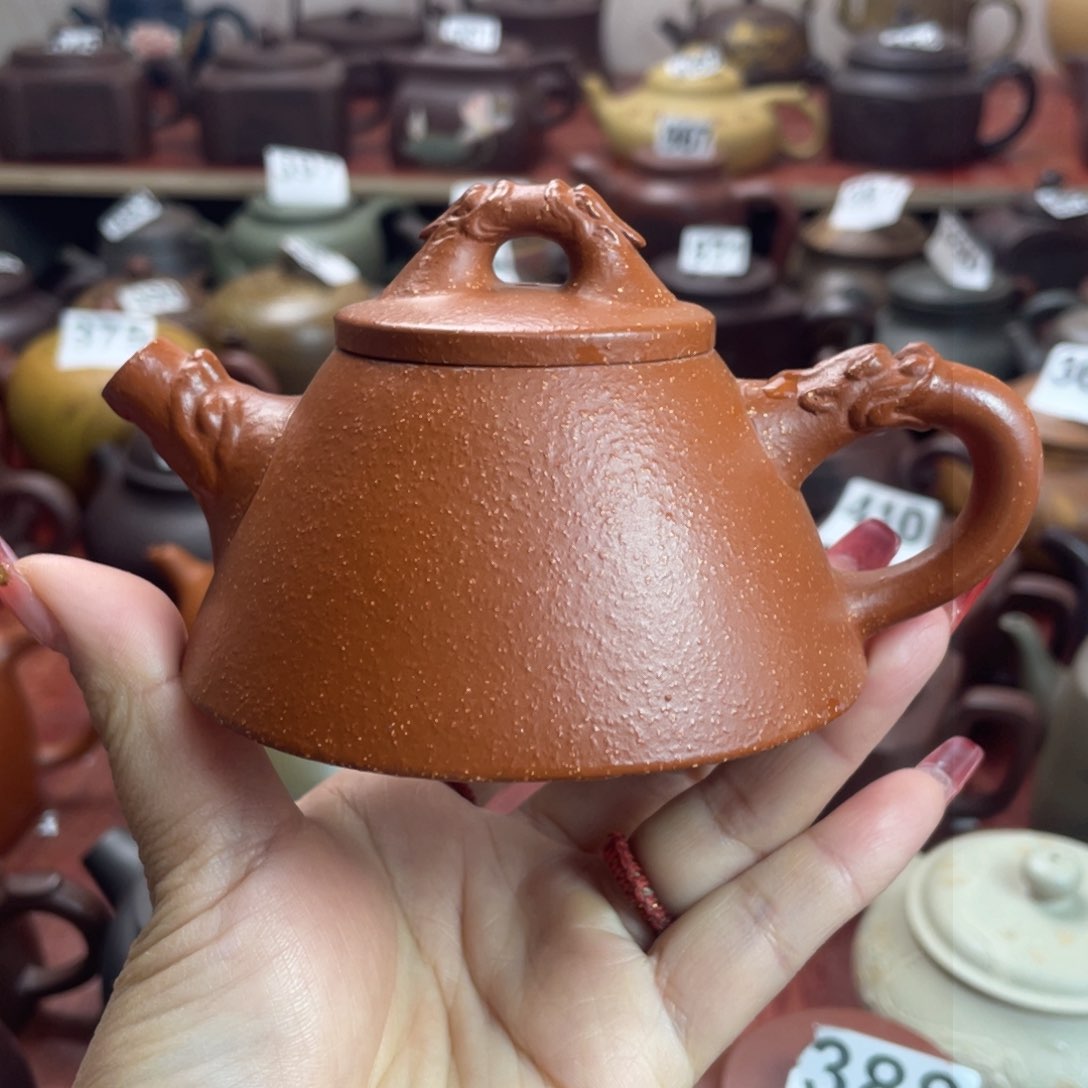 宜兴紫砂壶微瑕疵