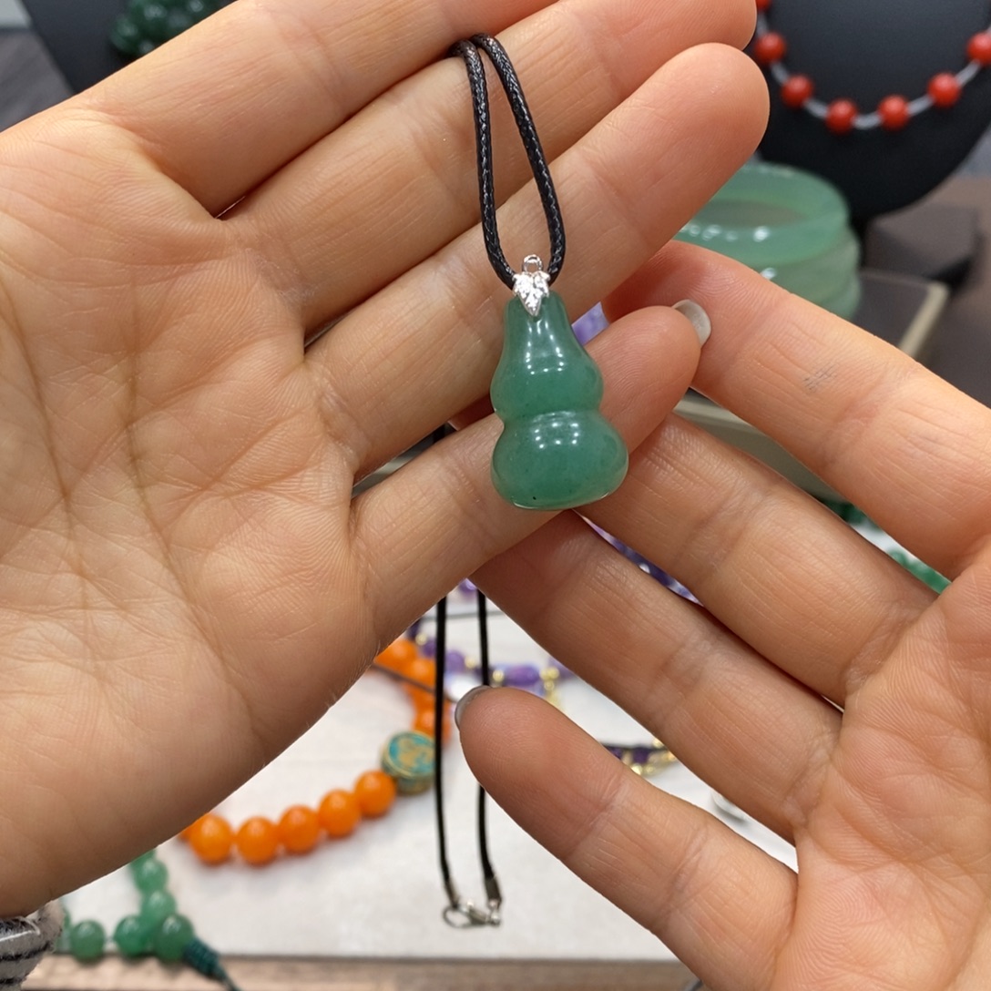 东陵石银S925镶嵌颈饰