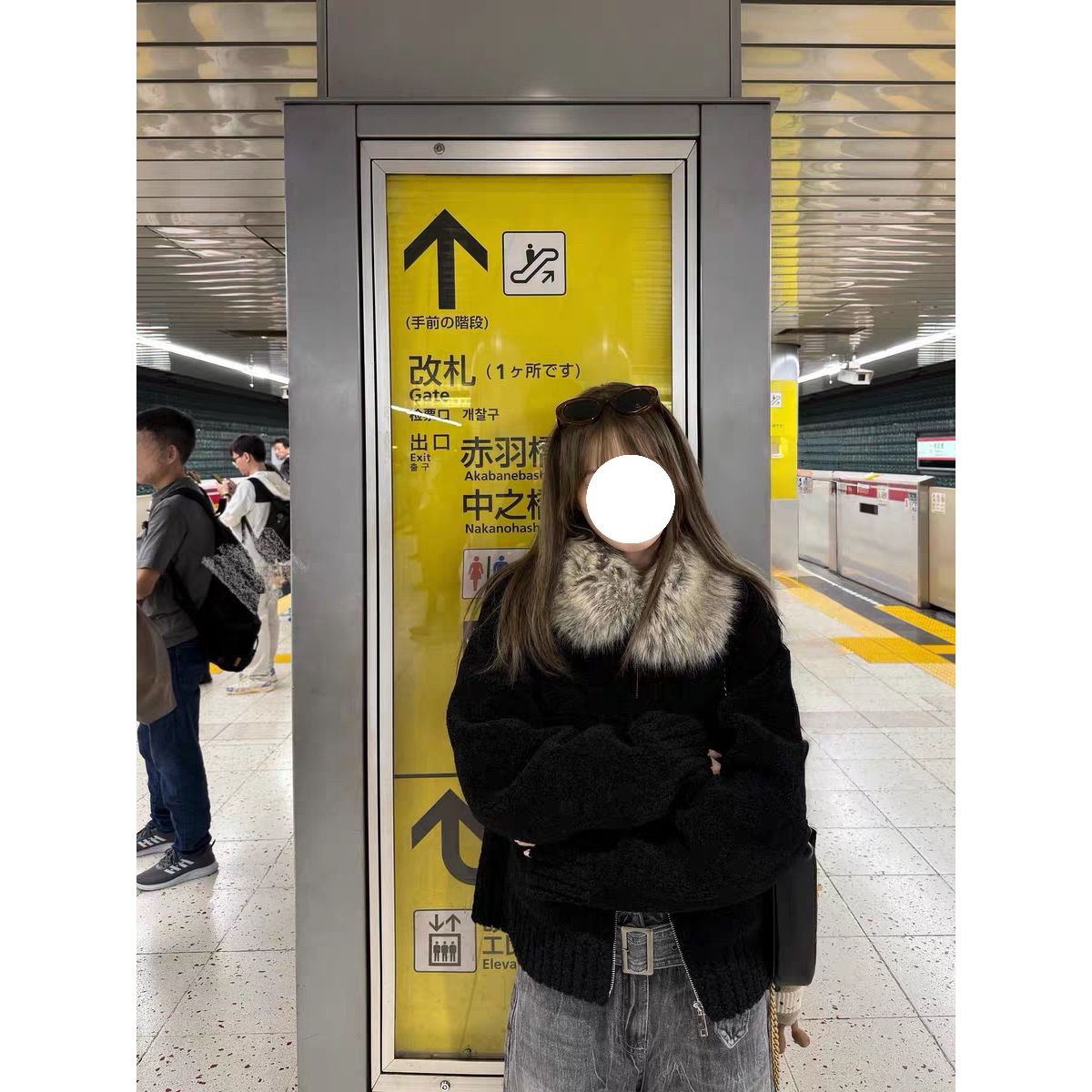【小黄梨】黑色高级感羊羔毛翻毛领短外套巨好看的初冬穿搭