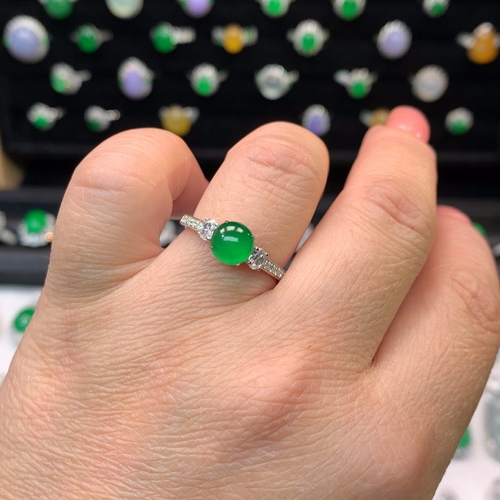 翡翠吊坠(不含链)18K金镶嵌