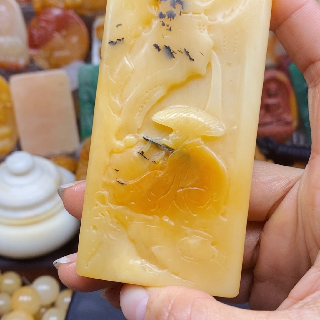 石英质玉颈饰未镶嵌