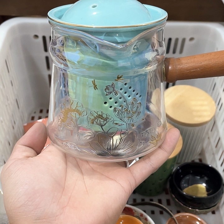 陶瓷茶具全部清清完回家过年