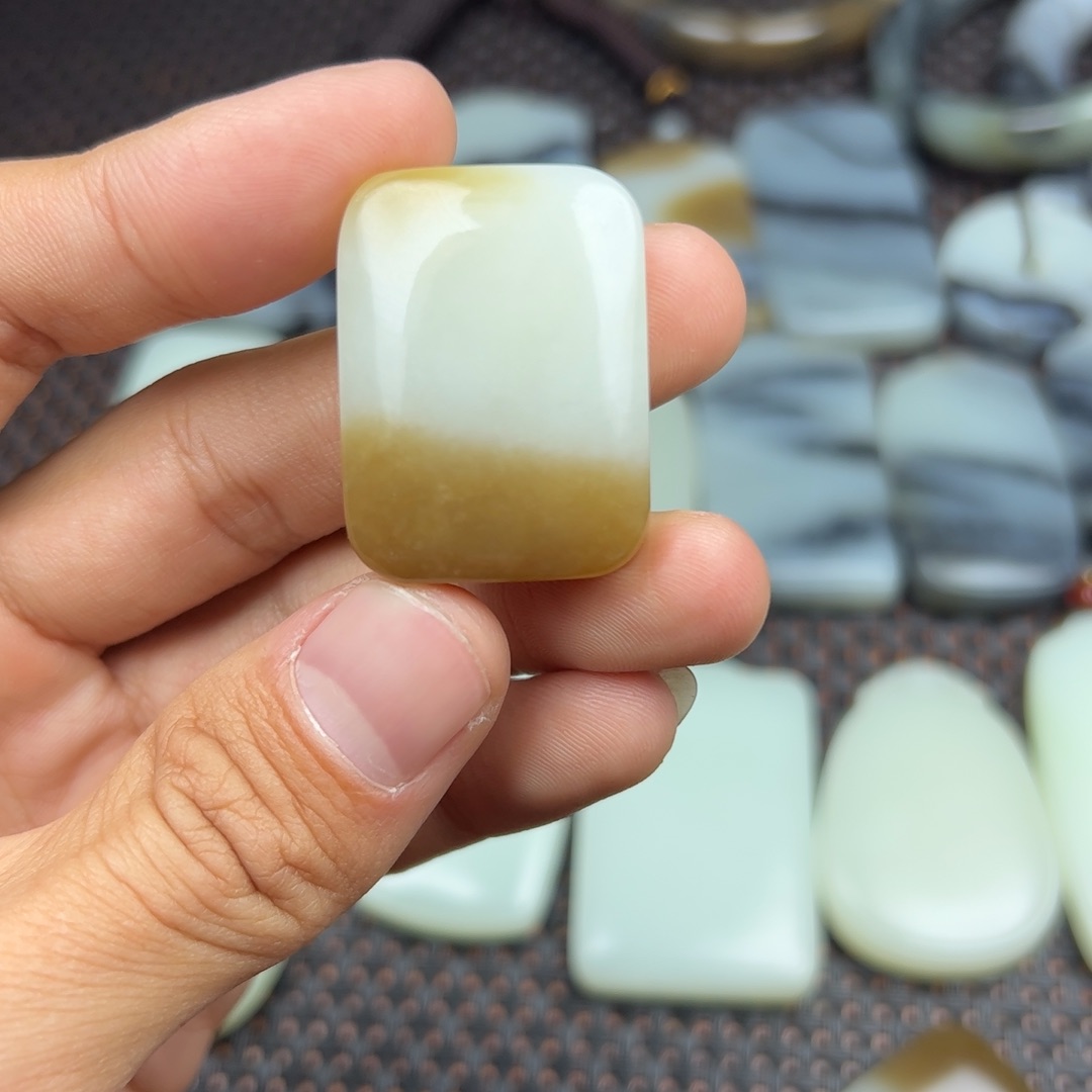 和田玉挂件未镶嵌