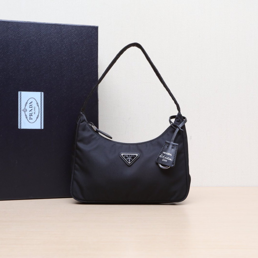 95新 Prada/普拉达 -100小花攀攀Hobo 腋下包 黑色 尼龙 银扣