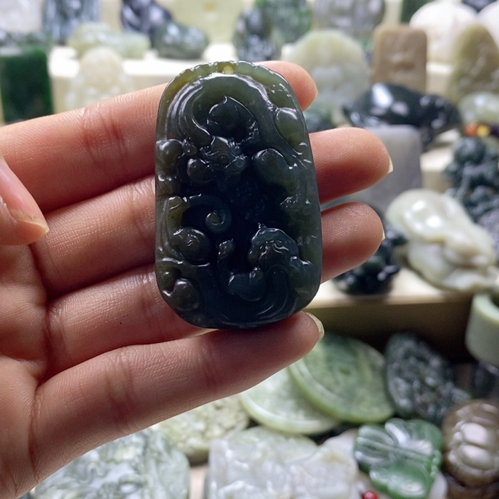 和田玉颈饰未镶嵌