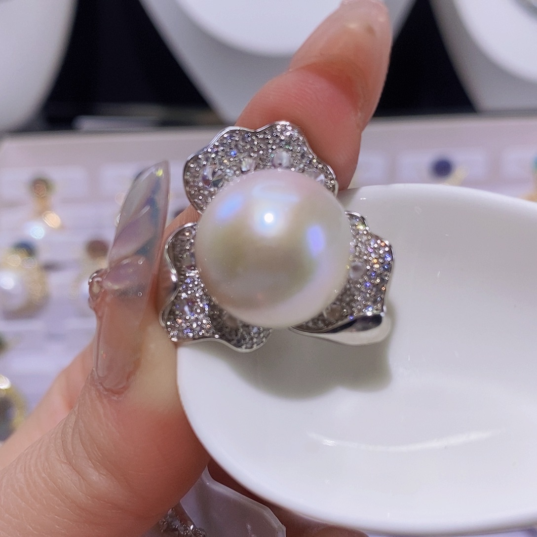 淡水珍珠颈饰银S925镶嵌白**姐