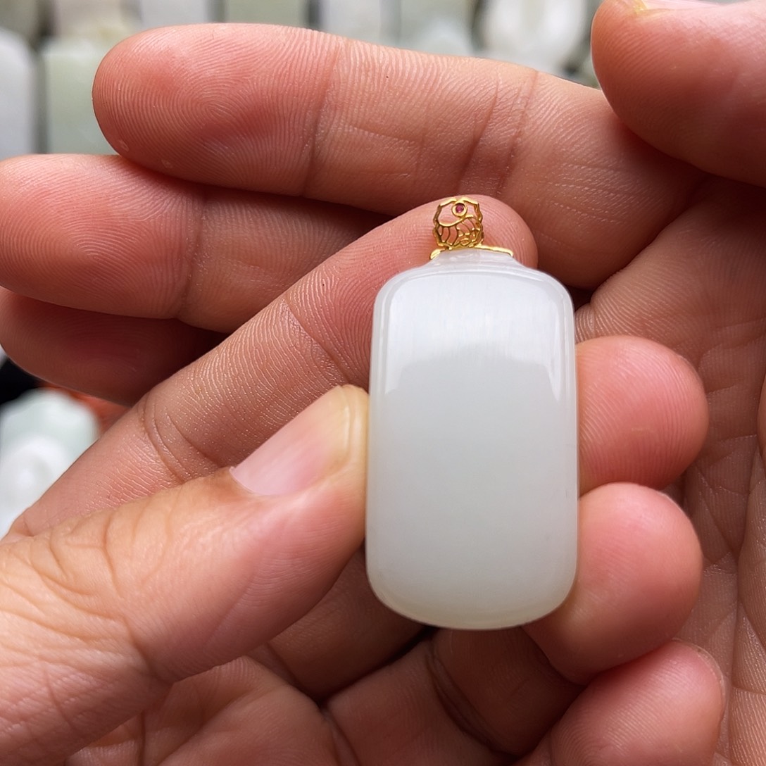 和田玉颈饰未镶嵌