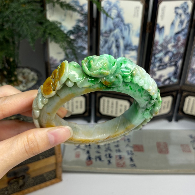59.3大圈口 黄加绿辣色凤穿牡丹喜上眉梢雕花手镯天然翡翠A货手镯