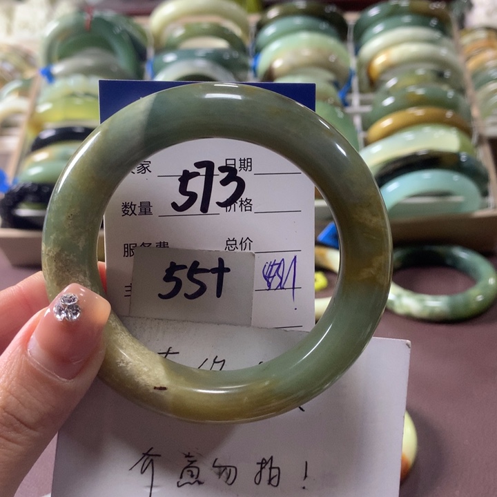 蛇纹石玉未镶嵌手镯573