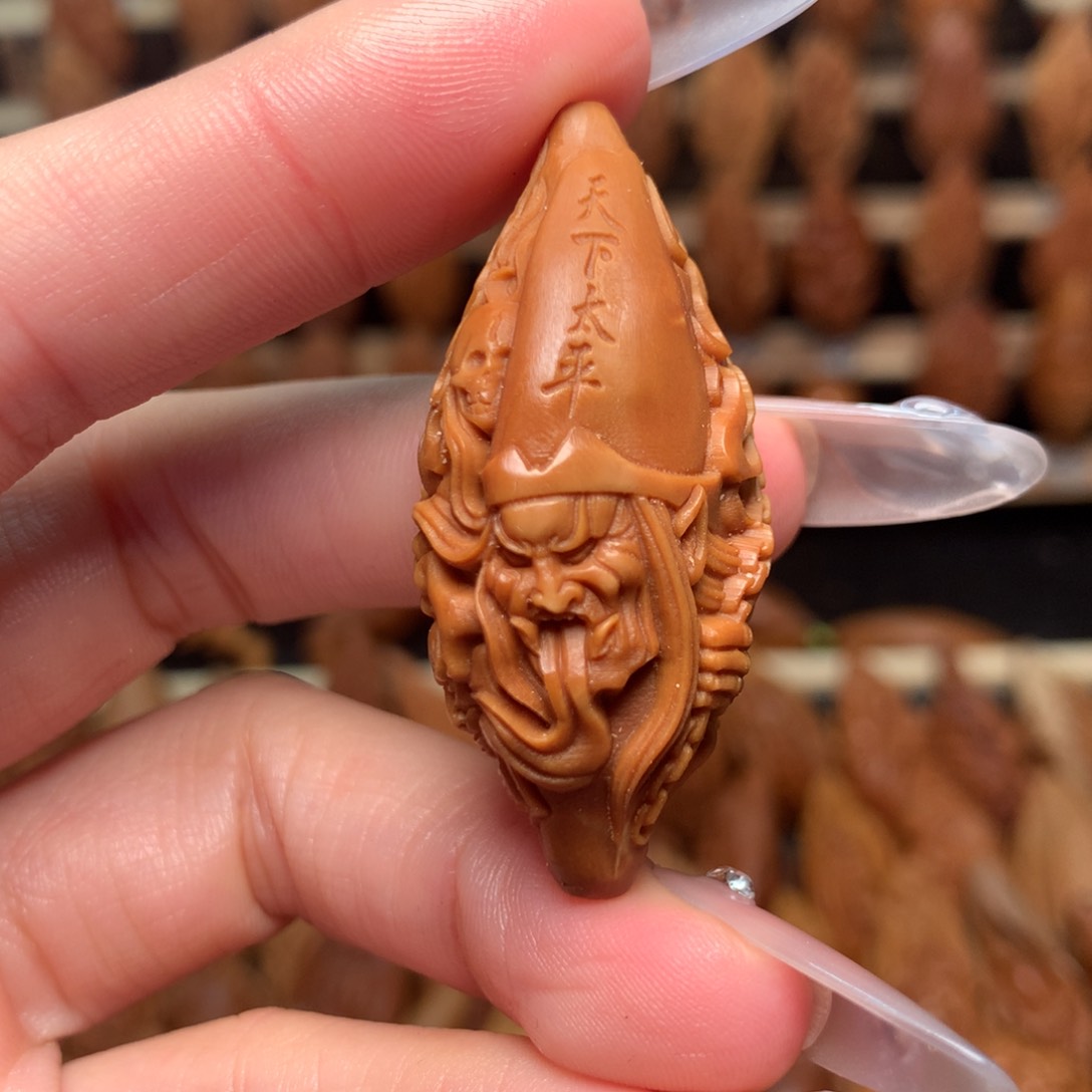 把件橄榄核黑白无常