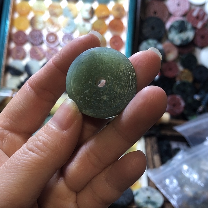 岫玉岫玉挂件未镶嵌