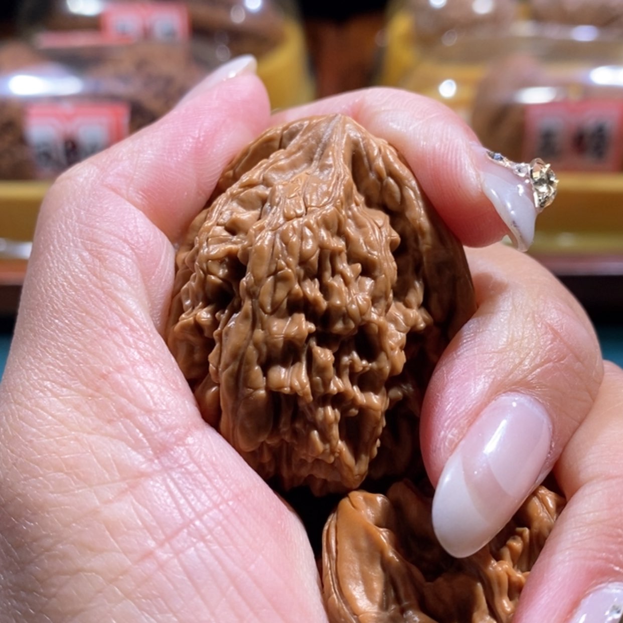 【闪购商品】文玩核桃吊坠好*生虎头王