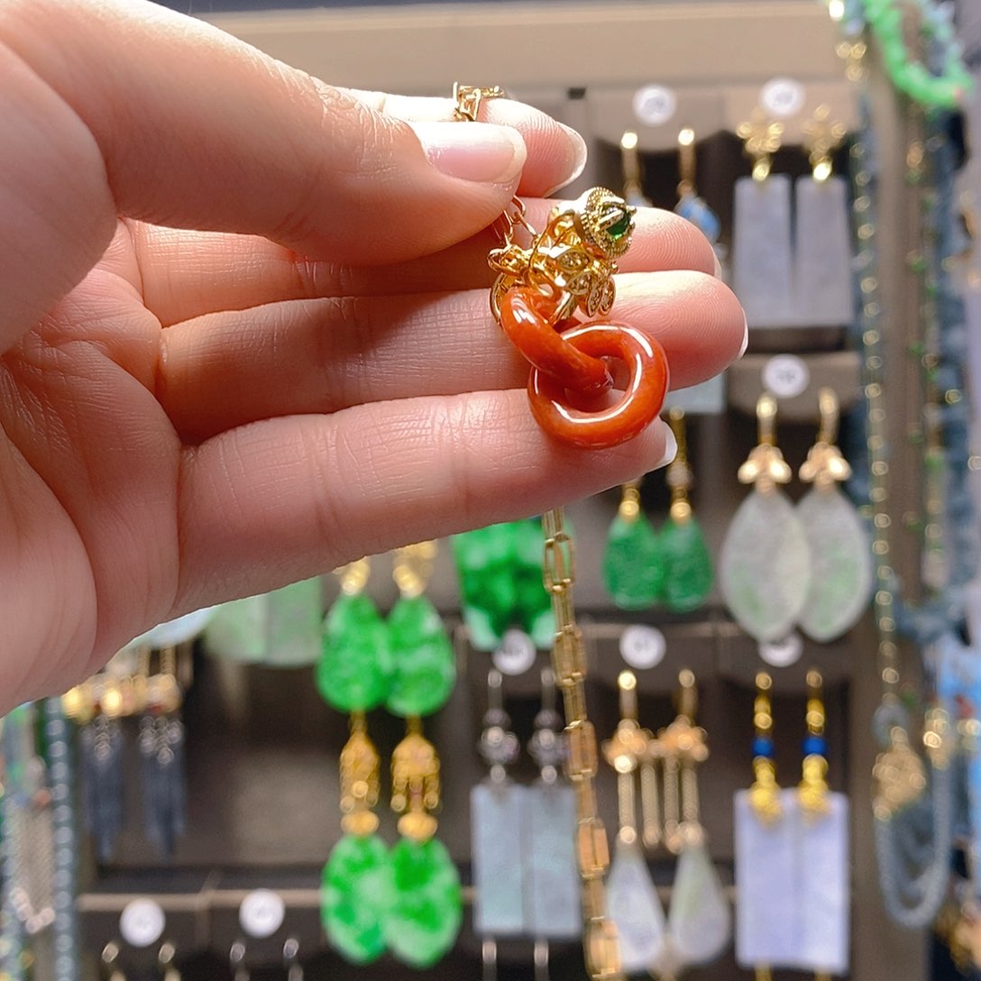 未镶嵌翡翠耳饰翡翠