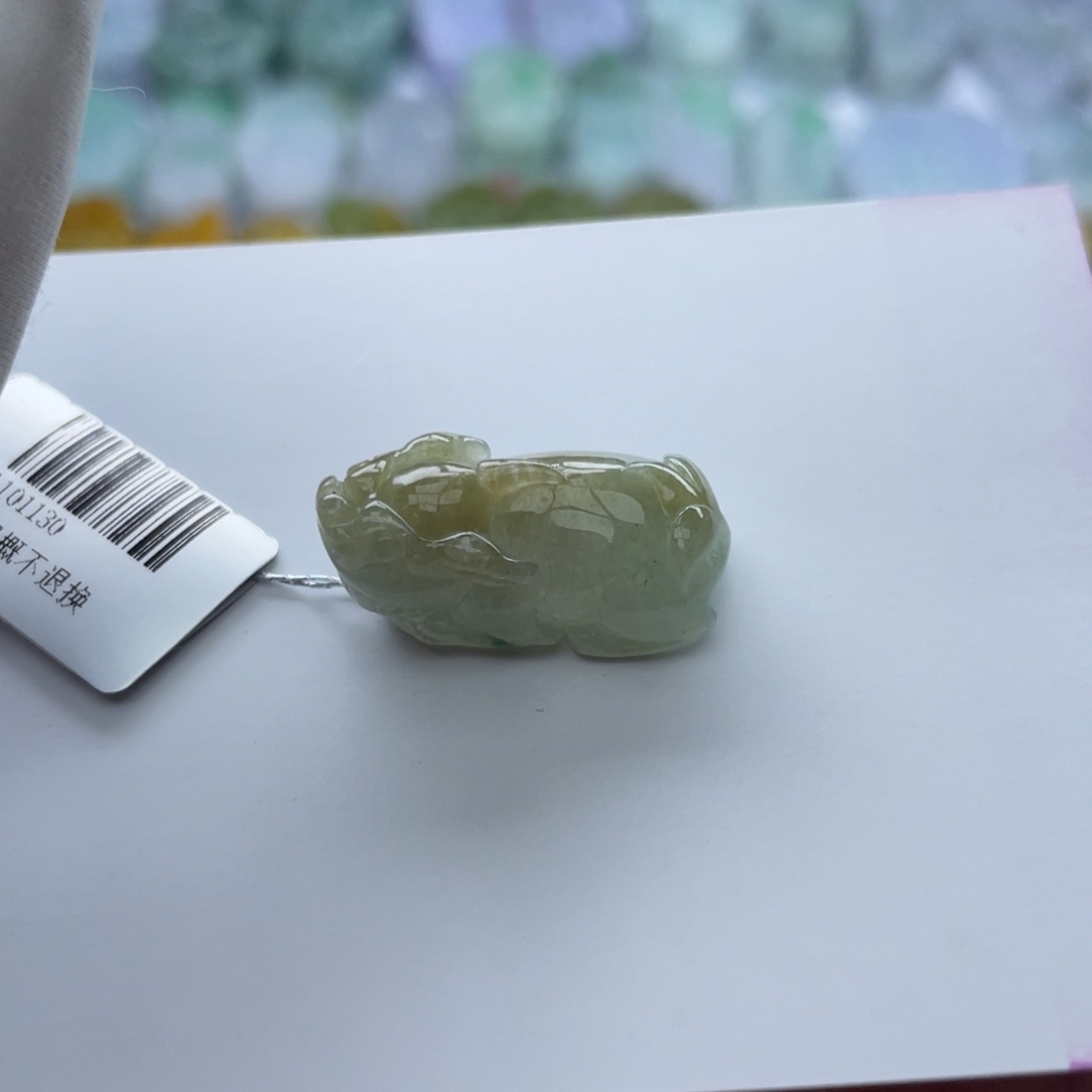 翡翠颈饰未镶嵌貔貅