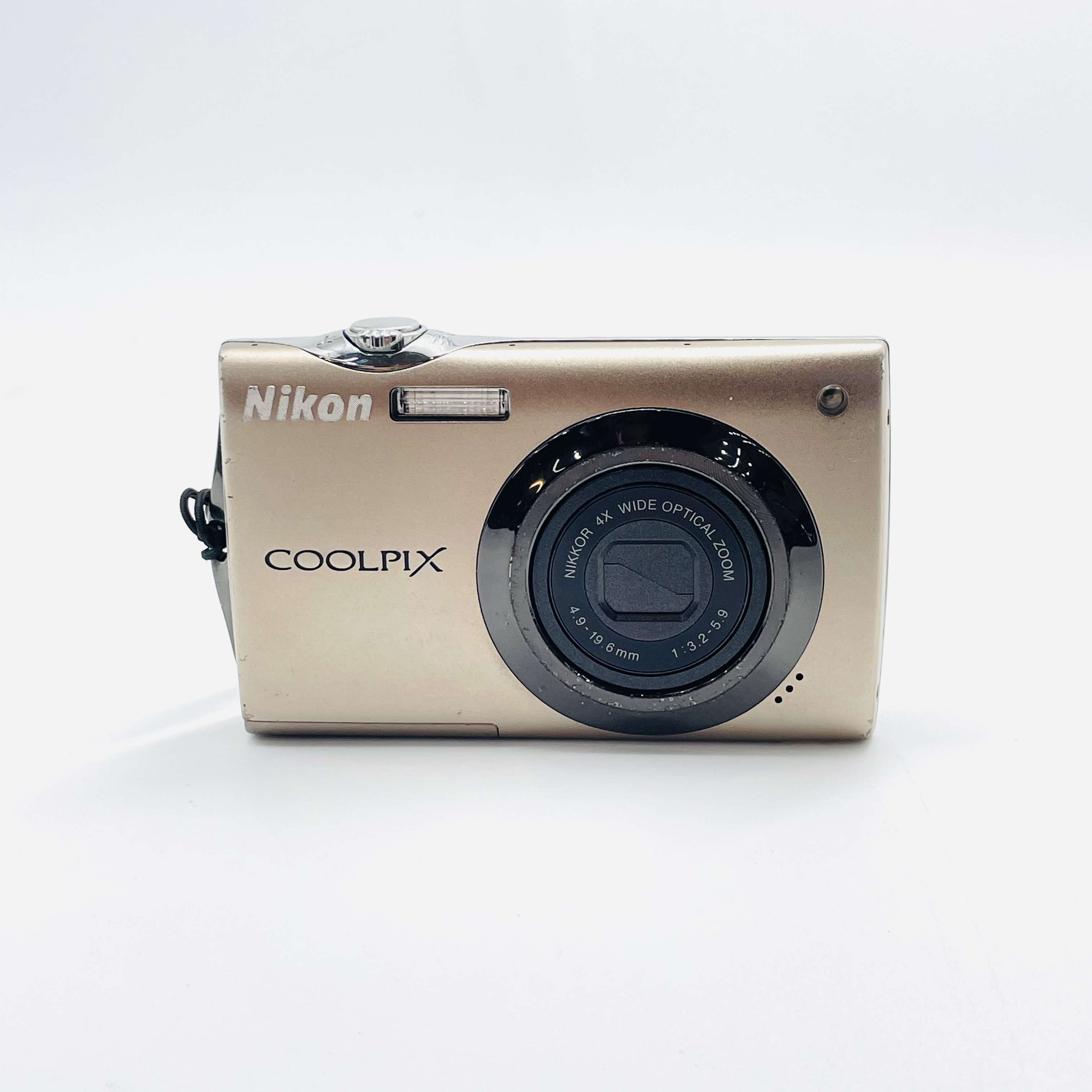 95新 Nikon/尼康 s4000 1200万像素 4倍光学变焦 no退no换