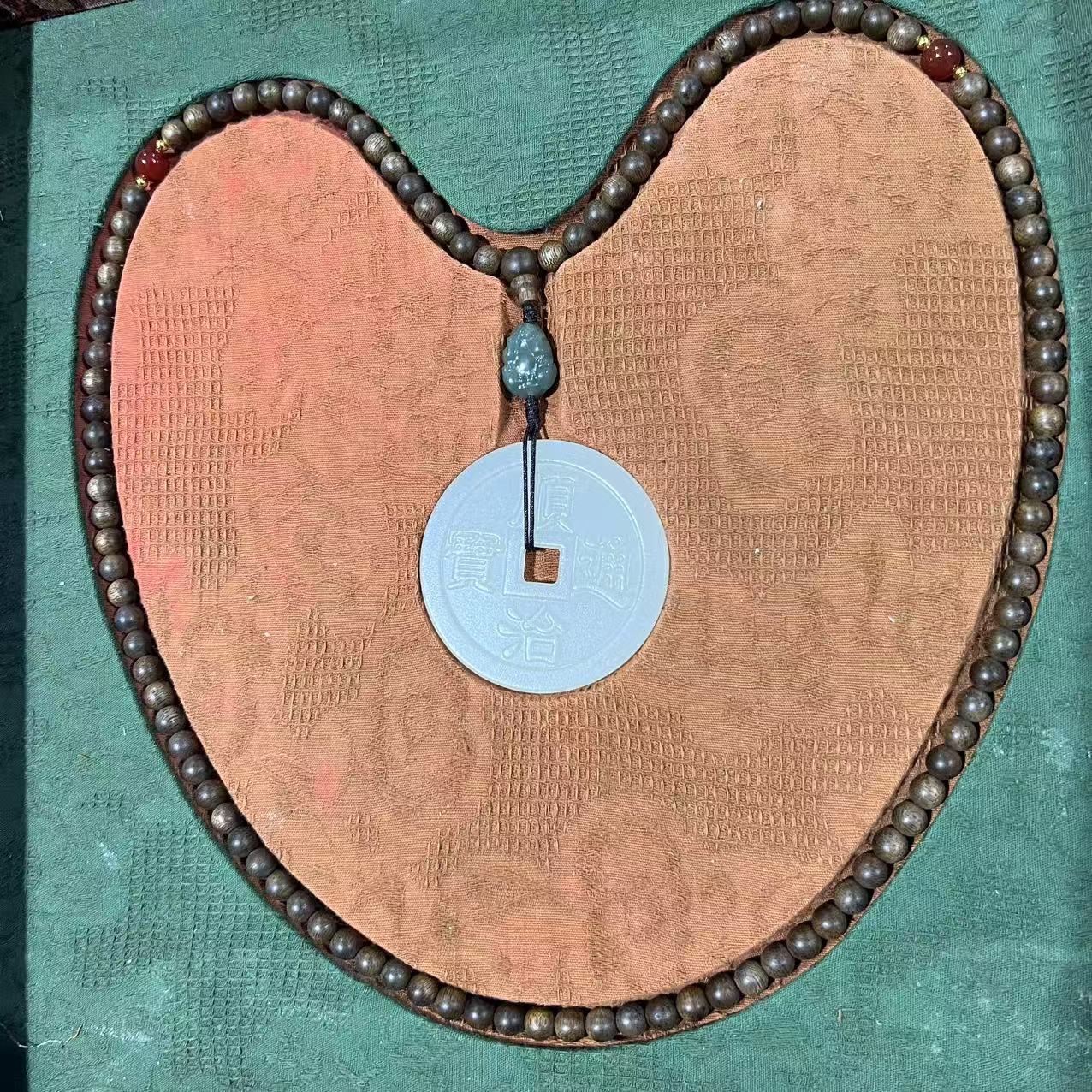 JY065/AW 白色/挂坠